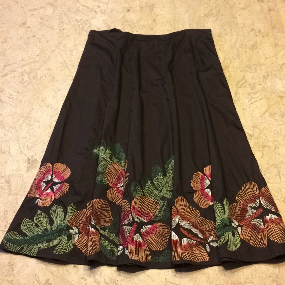 Women’s embroidered floral skirt